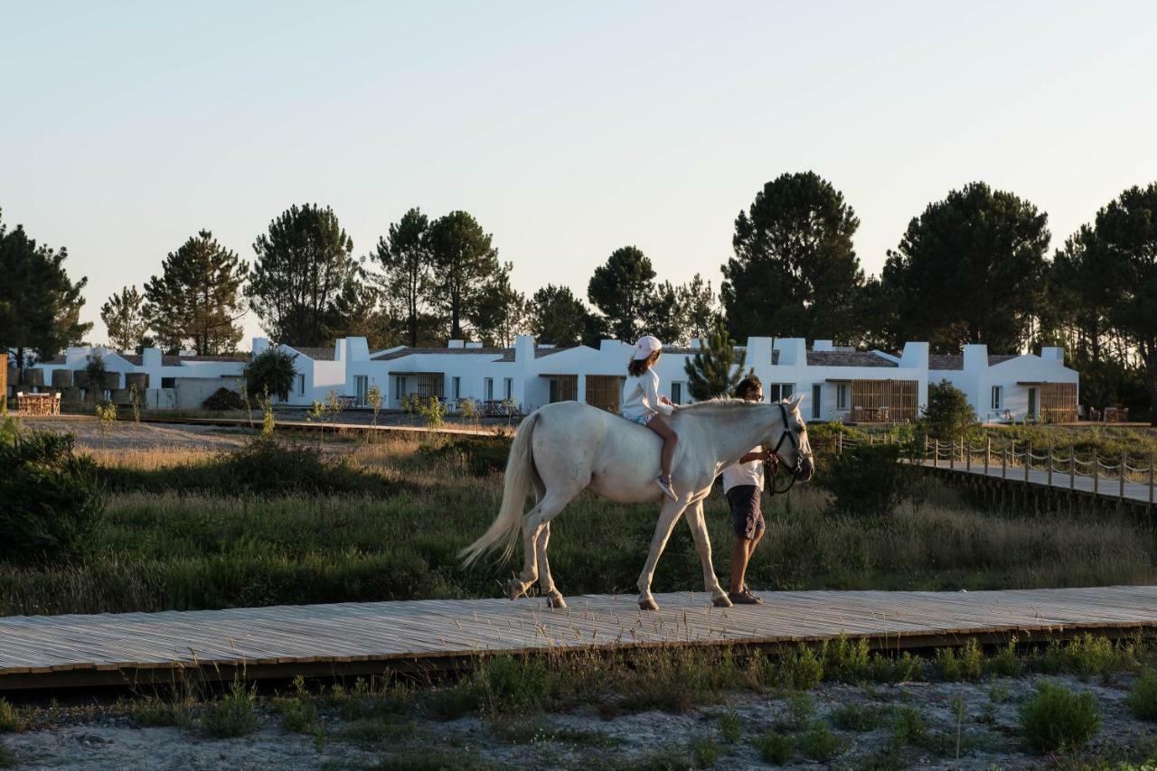 Craveiral Farmhouse By Belong Staying & Feeling เซาเตโอโตนิโอ ภายนอก รูปภาพ